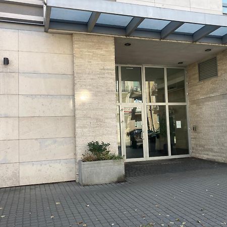 Przestronny Apartament Na Dolnej Варшава Экстерьер фото