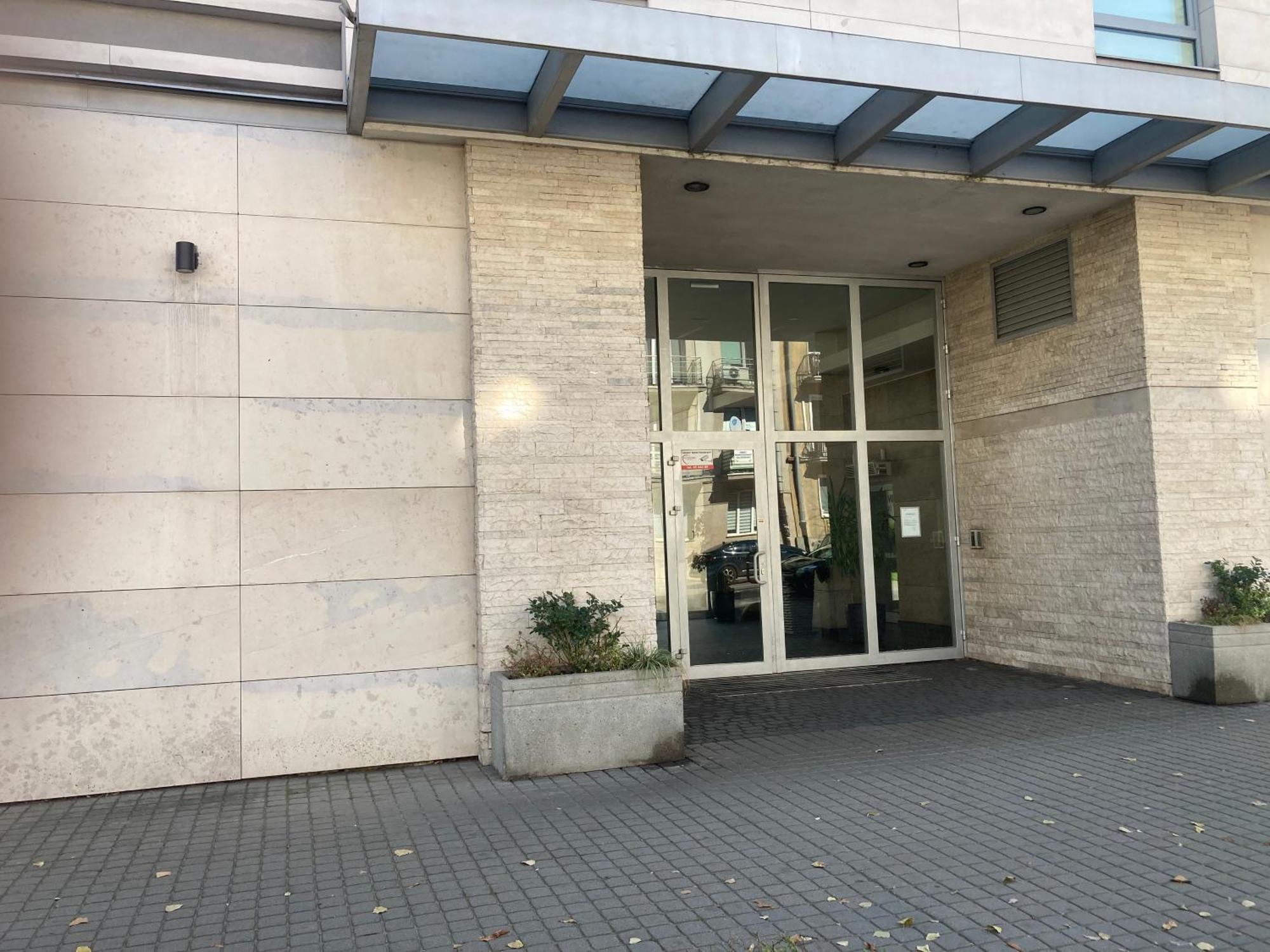 Przestronny Apartament Na Dolnej Варшава Экстерьер фото